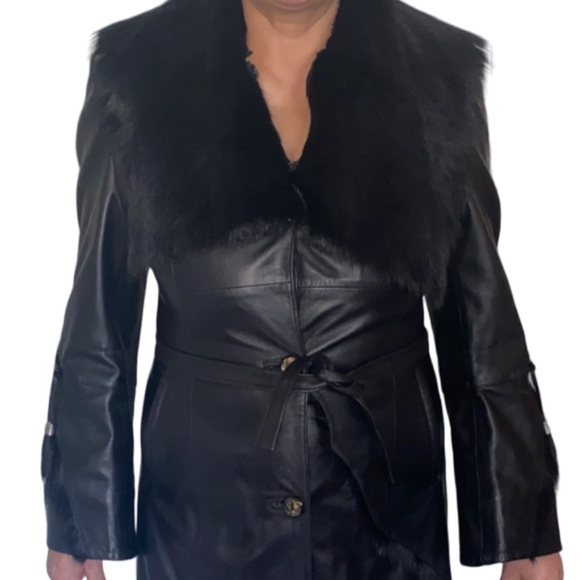 Black Leather gorgeous woman’s coat with amazing details and style NWT - Picture 6 of 17